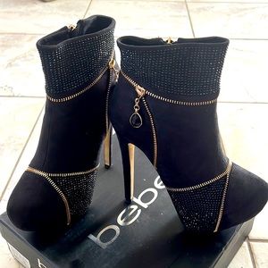 BEBE BLACK SUEDE EVERLY PLATFORM ANKLE BOOTS SZ 8